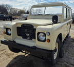 1981 Santana Land Rover Defender Booth