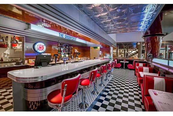 retro 50s diner Groovy_Diner_Tonsberg_S3