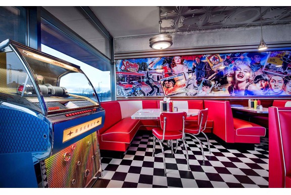 retro 50s diner Groovy_Diner_Tonsberg_S4