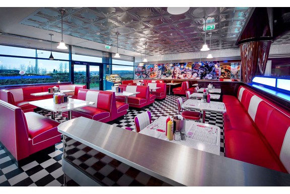 retro 50s diner Groovy_Diner_Tonsberg_S9