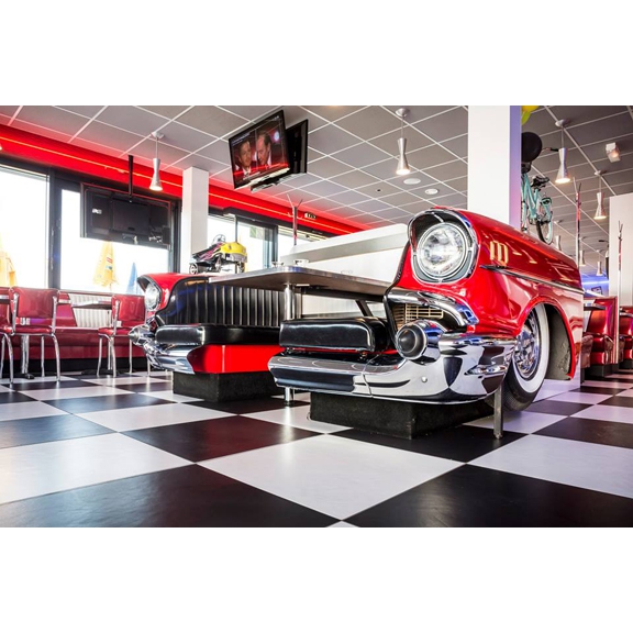 quarterback_american_house_restaurant_diner_car_booth_side_view