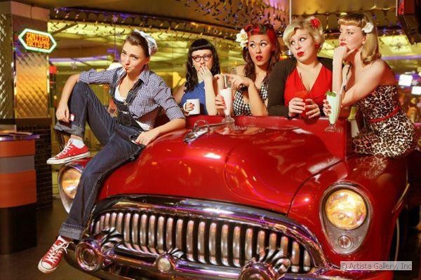 1_cars_and_girls_beverly_hills_diner_moscow