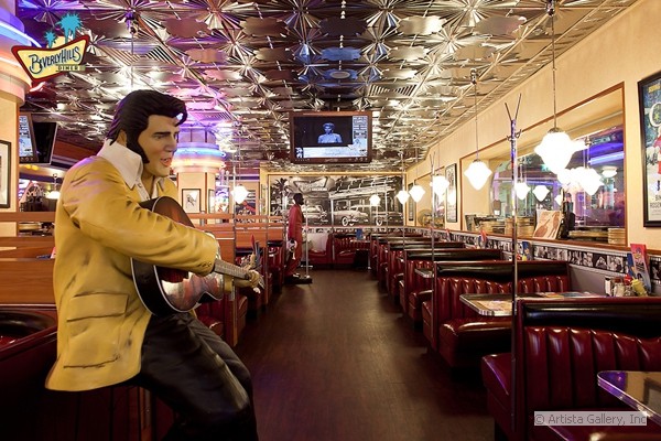 9_elvis_at_the_beverly_hill